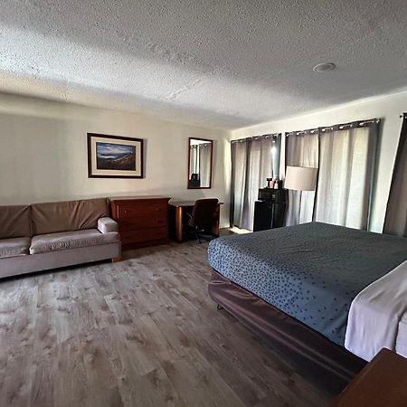 Econo Lodge Inn & Suites On The River Гатлінбург Екстер'єр фото